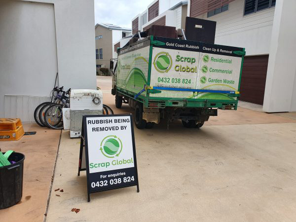5 Benefits of Using a Rubbish Removal Company on the Gold Coast vs DIY Rubbish Removal
